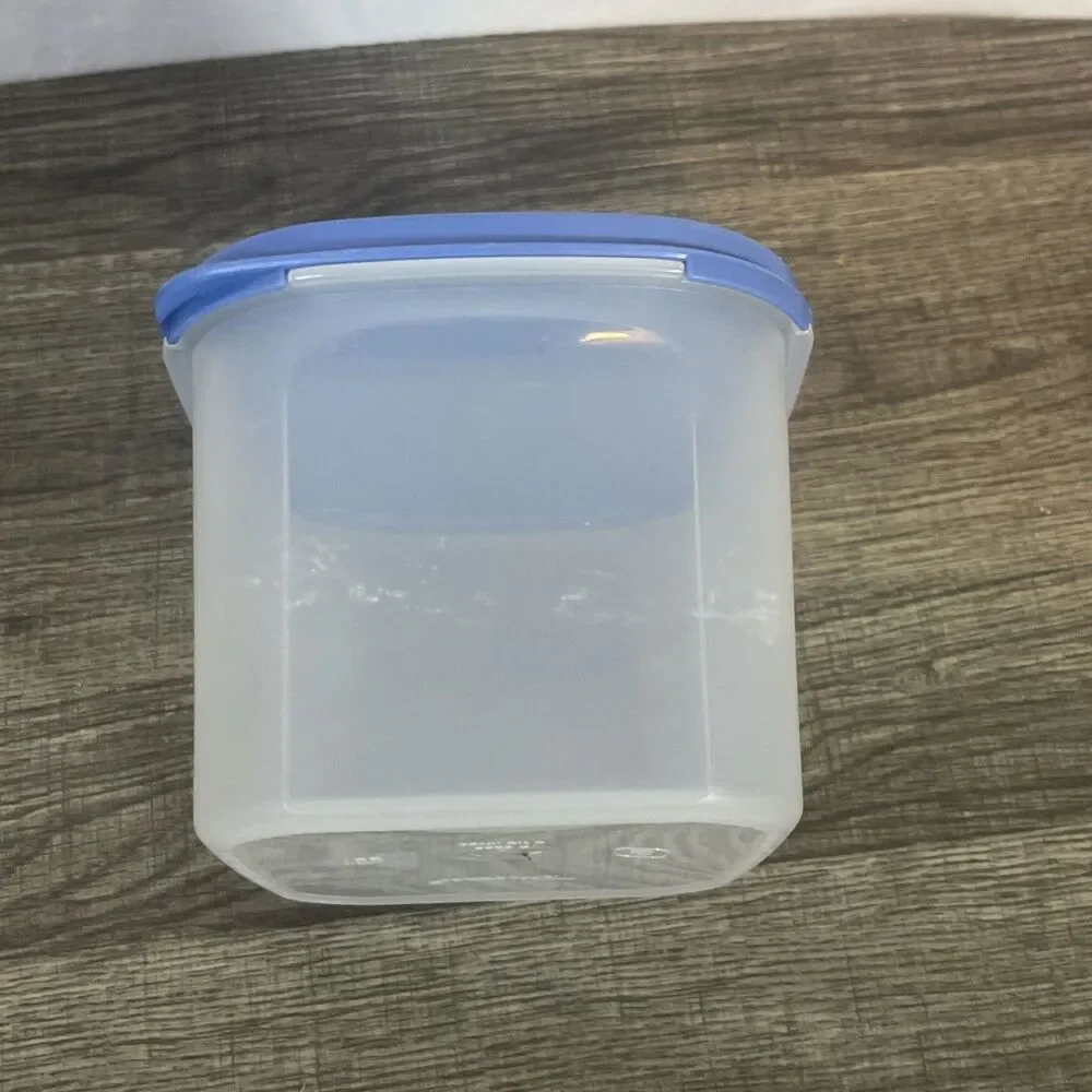 Vintage Tupperware Container Rectangle MADE IN USA 1792-2 & 1793-3 Blue Seal Lid